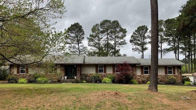 /international/us/121-longleaf-drive-searcy-ar-110107028397/