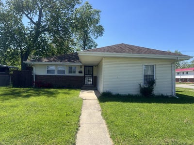 /international/us/15202-meadow-lane-dolton-il-110107833542/