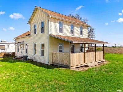 /international/us/16853-n-wright-road-lewistown-il-110102139891/