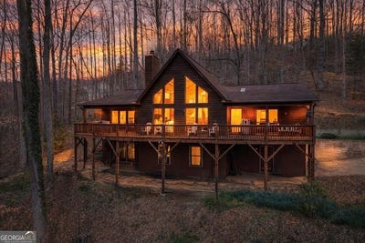 /international/us/575-carolina-springs-lane-franklin-nc-110108345179/