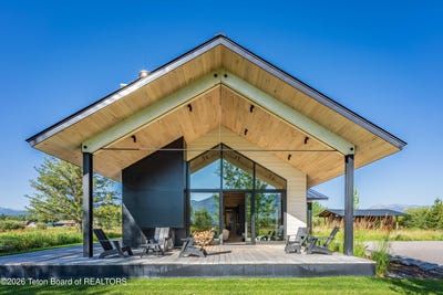 /international/us/2075-s-park-ranch-road-jackson-wy-110107876554/