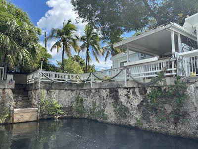 /international/us/101-1st-court-key-largo-fl-110110222370/
