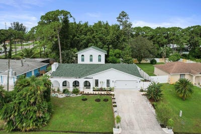 /international/us/1992-sw-brisbane-street-port-st-lucie-fl-110106615552/