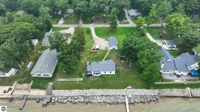/international/us/1527-douglas-drive-tawas-city-mi-110101266307/?lang=zh-tw