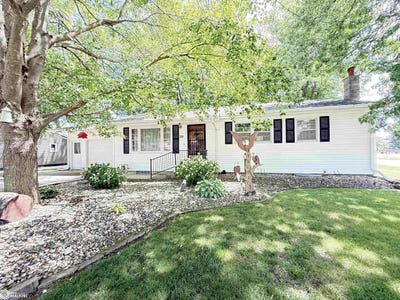/international/us/20-shar-denn-drive-hampton-ia-110108827753/