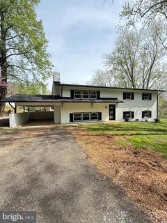 /international/us/5388-dumfries-road-warrenton-va-110107689285/