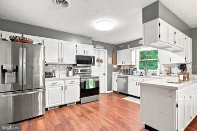 /international/us/123-blakes-way-high-view-wv-110110105670/