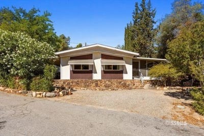 /international/us/52-haji-ln-wofford-heights-ca-110105736560/