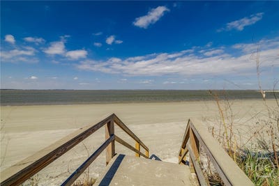 /international/us/1217-bay-street-tybee-island-ga-110106849058/