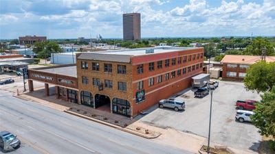 /international/us/1315-s-1st-street-abilene-tx-110101822764/