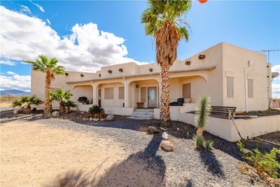 /international/us/2120-w-billionaire-lane-yucca-az-110107002961/