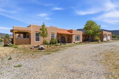 /international/us/1127-calle-del-oso-taos-nm-110107809944/
