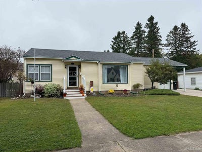 /international/us/1824-s-9th-avenue-escanaba-mi-110106173697/