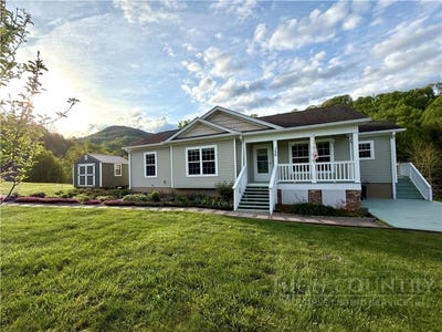 /international/us/156-chase-cole-lane-zionville-nc-110106982611/