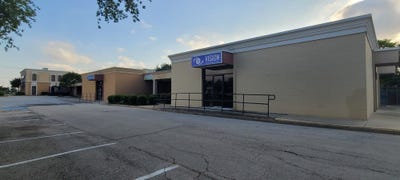 /international/us/1340-s-main-street-grapevine-tx-110108259205/