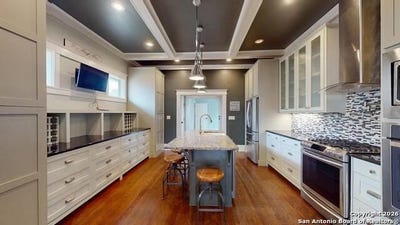 /international/us/819-w-french-pl-san-antonio-tx-110104923527/