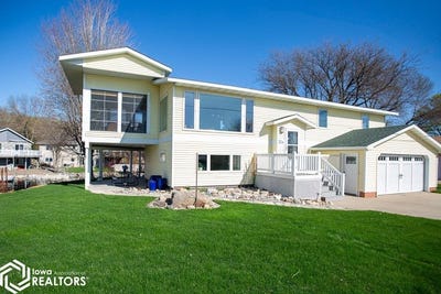 /international/us/4674-n-shore-drive-clear-lake-ia-110096307070/