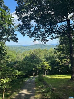 /international/us/1950-locust-hollow-rd-charlottesville-va-110101087730/