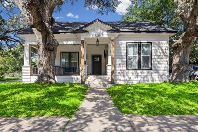/international/us/535-s-main-st-lockhart-tx-110108145987/