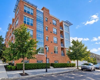 /international/us/3-greenwich-dr-jersey-city-nj-110120414789/