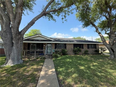 /international/us/205-driftwood-drive-portland-tx-110106811187/
