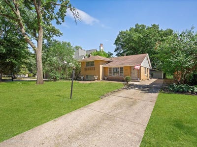 /international/us/21-n-quincy-street-hinsdale-il-110110196713/