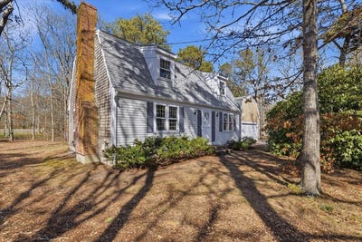 /international/us/46-trout-pond-lane-brewster-ma-110106535470/