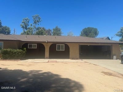 /international/us/16855-sage-street-hesperia-ca-110101218067/