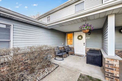 /international/us/1403-8th-street-reedsburg-wi-110107169154/