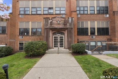 /international/us/201-college-street-middletown-ct-110107710397/