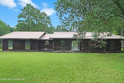 /international/us/2623-pleasant-valley-road-meadville-ms-110108665651/
