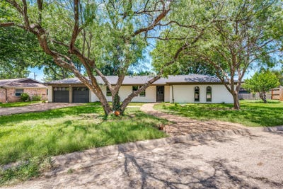 /international/us/1113-heather-court-benbrook-tx-110108964755/