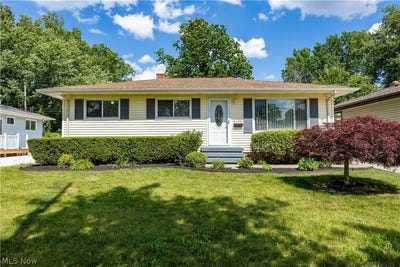 /international/us/319-erieview-boulevard-sheffield-lake-oh-110108874697/