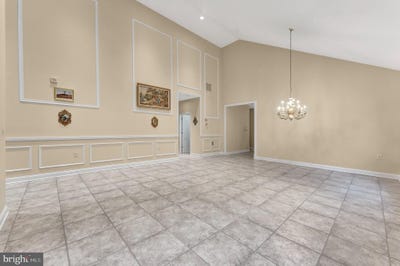 /international/us/14-globeflower-la-west-windsor-nj-110098659373/