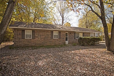 /international/us/311-willow-avenue-farmington-ar-110108171551/