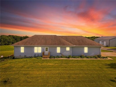 /international/us/8652-se-bethany-drive-cowgill-mo-110108571936/