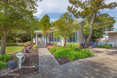 /international/us/60-holly-drive-long-beach-twp-nj-110099924537/