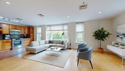 /international/us/230-college-street-burlington-vt-110103423426/