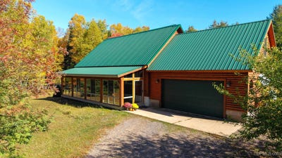 /international/us/101-tia-trail-marquette-mi-110120500045/