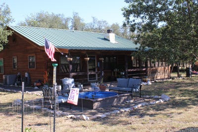 /international/us/300-paradise-oaks-drive-utopia-tx-110120684630/