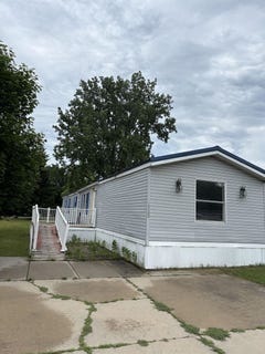 /international/us/5375-shawn-street-croswell-mi-110100564751/
