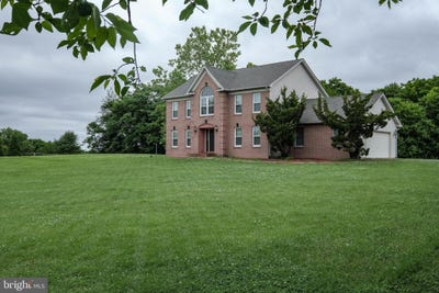 /international/us/89-hadrian-court-martinsburg-wv-110100344071/