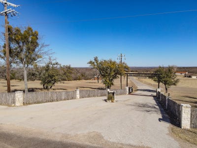 /international/us/160-private-road-2161-iredell-tx-110105784928/