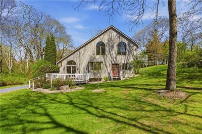 /international/us/81-seapowet-avenue-tiverton-ri-110107960486/