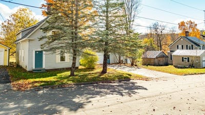 /international/us/18-green-street-dover-foxcroft-me-110103164599/