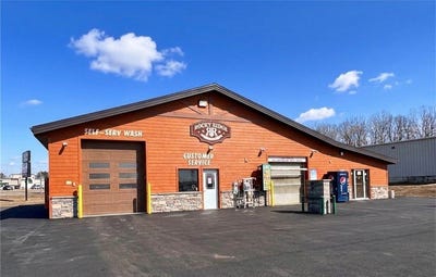 /international/us/701-s-river-street-spooner-wi-110104544316/