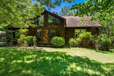 /international/us/239-briarcliff-lane-madison-heights-va-110100718245/