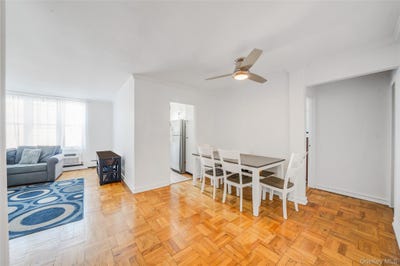/international/us/60-hempstead-avenue-lynbrook-ny-110106705468/