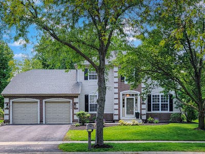 /international/us/311-greenwood-place-oswego-il-110108335780/