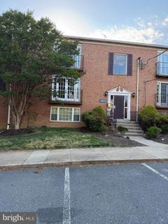 /international/us/3813-swann-rd-104-suitland-md-110107818431/